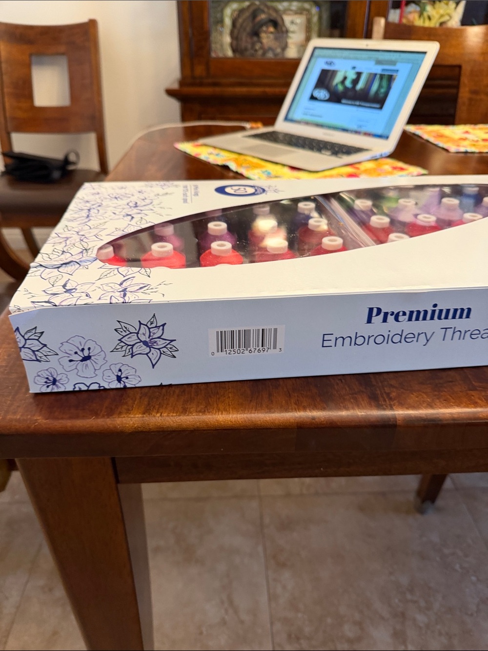 Premium Embroidery Thread Set - Multicolor - Picture 2 of 2